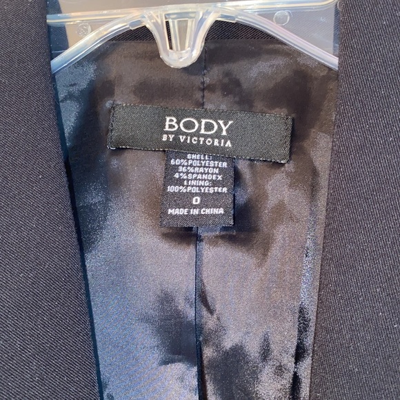 Victoria Secret cropped blazer - Picture 2 of 5